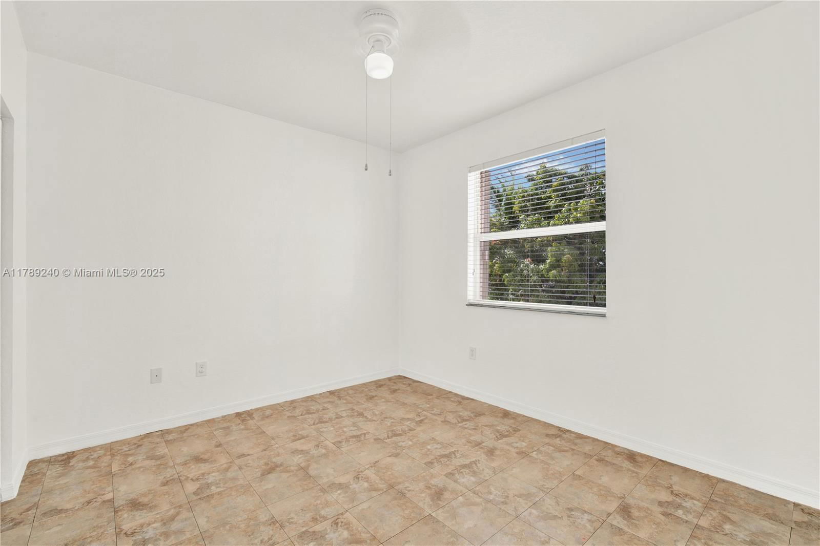 Real estate property located at 1979 13th St, Miami-dade, Shores At Keys Gate, Homestead, FL