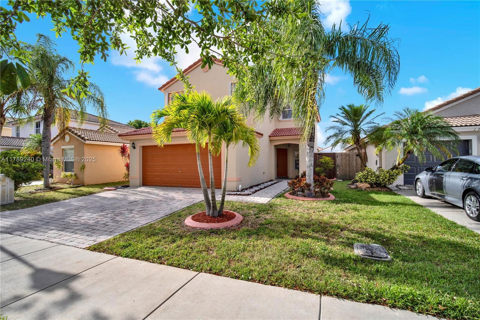 Real estate property located at 1979 13th St, Miami-dade, Shores At Keys Gate, Homestead, FL