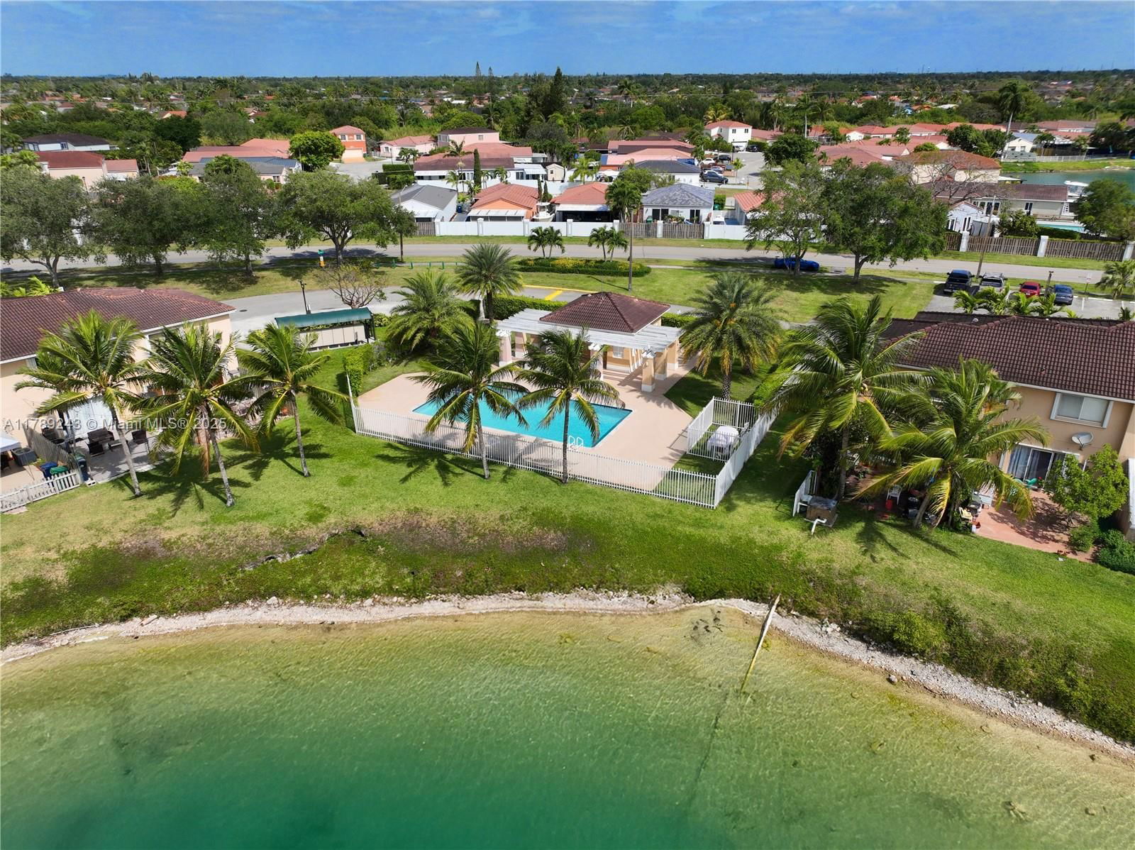 Real estate property located at 13906 174th St, Miami-dade, Weitzer Serena Lakes Town, Miami, FL