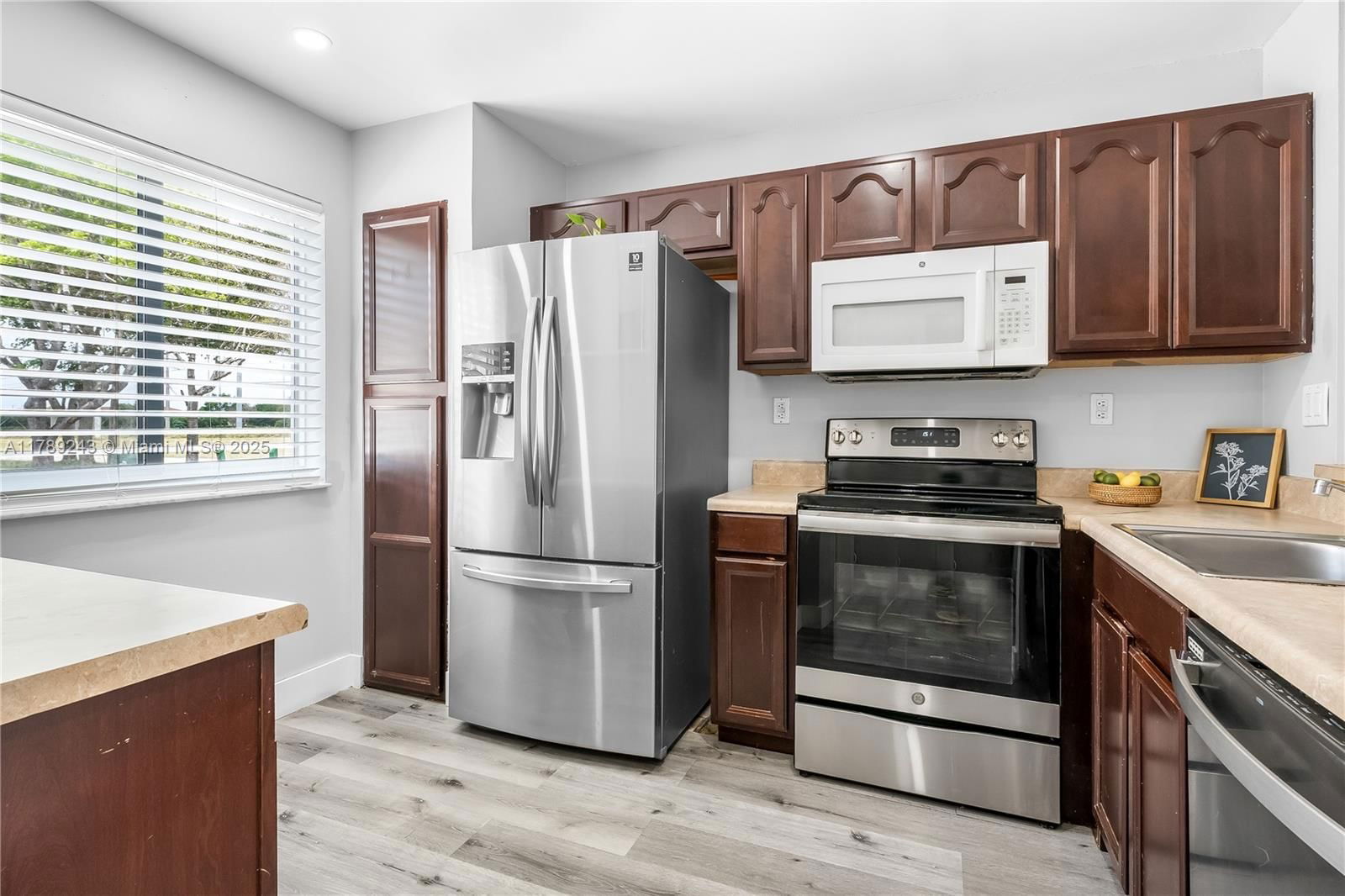 Real estate property located at 13906 174th St, Miami-dade, Weitzer Serena Lakes Town, Miami, FL