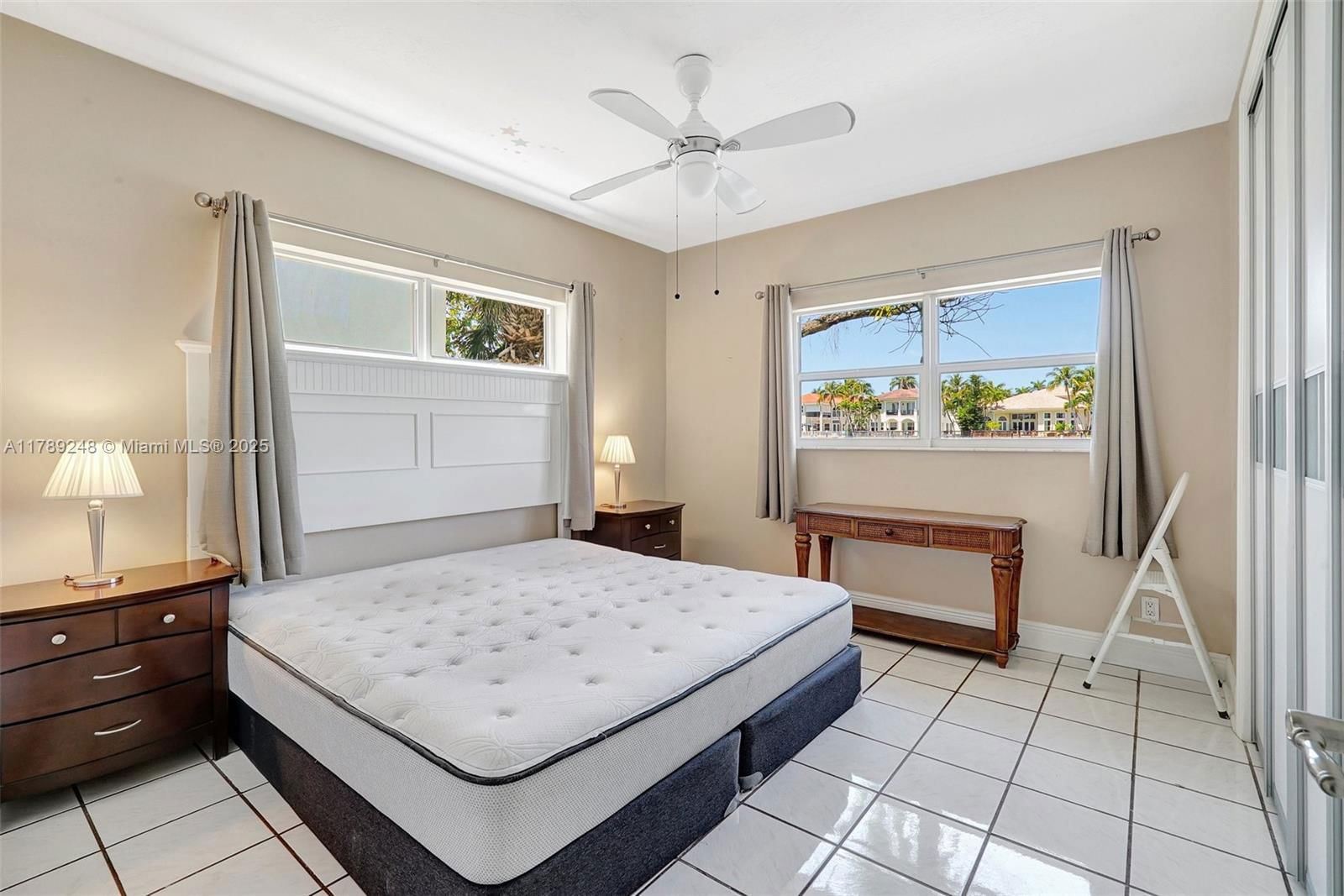 Real estate property located at 2200 Ocean Dr N116, Broward, Waterway @ Hollywood Beac, Hollywood, FL