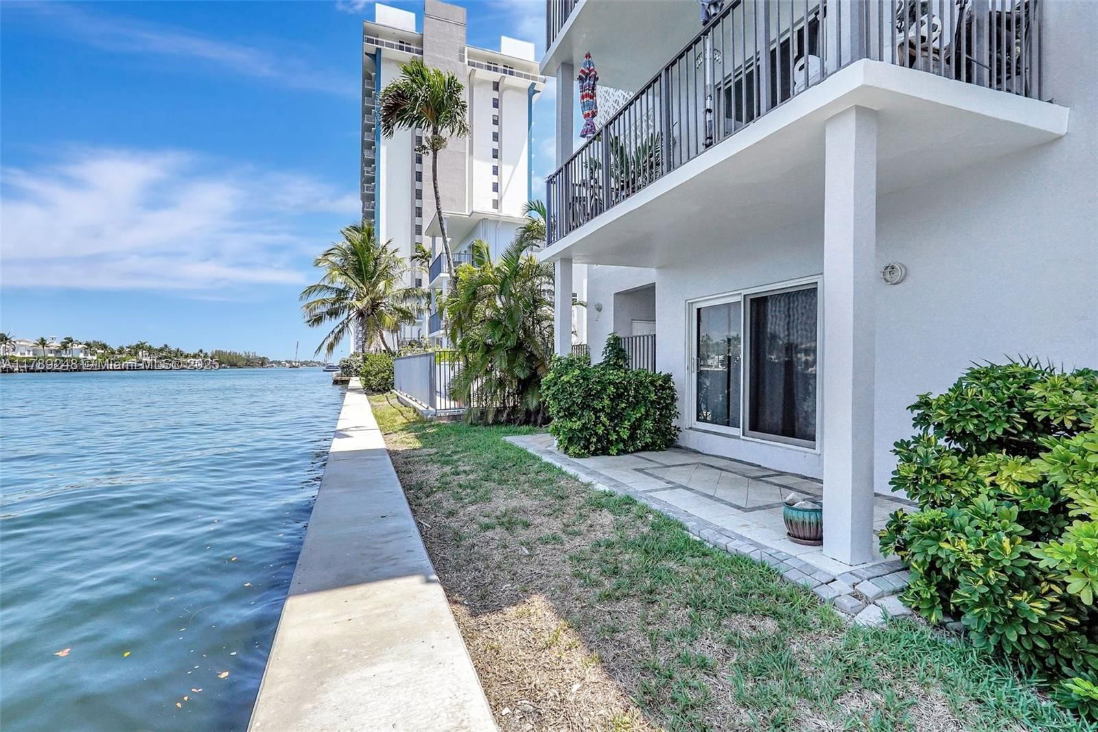 Real estate property located at 2200 Ocean Dr N116, Broward, Waterway @ Hollywood Beac, Hollywood, FL