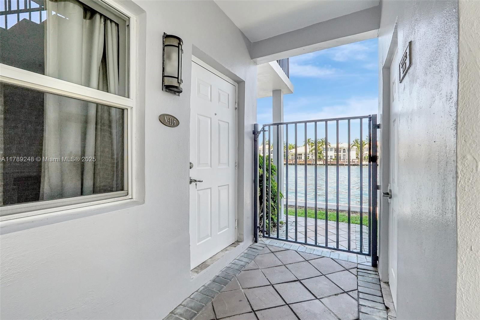 Real estate property located at 2200 Ocean Dr N116, Broward, Waterway @ Hollywood Beac, Hollywood, FL