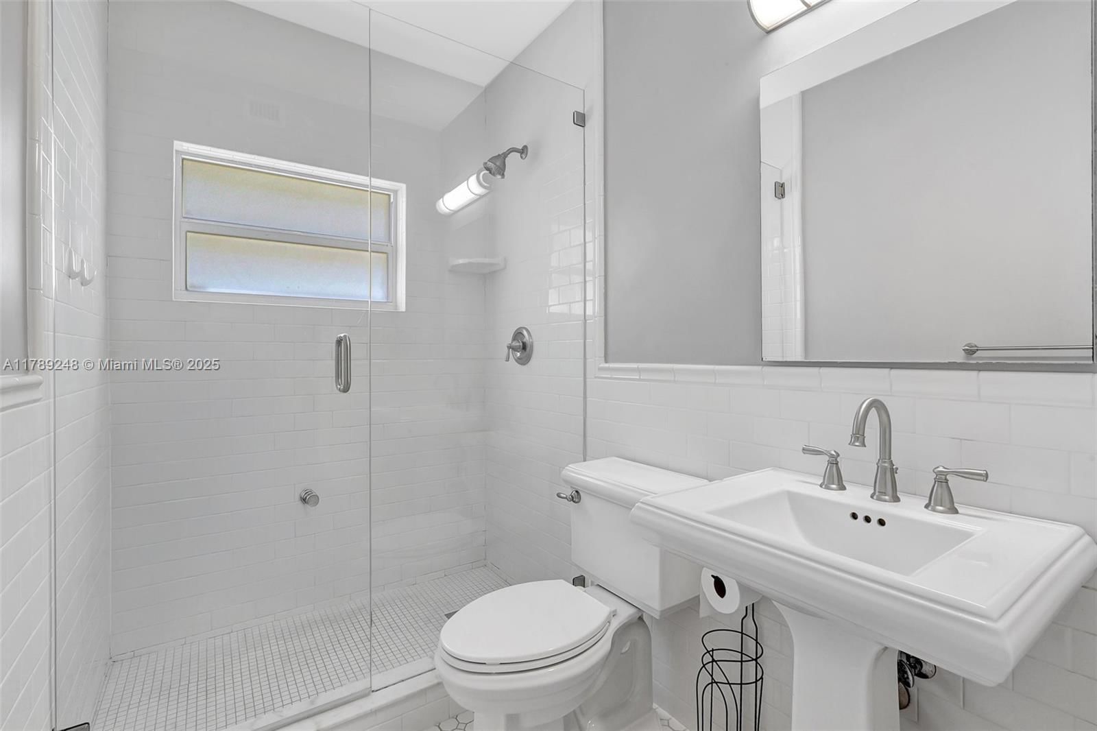 Real estate property located at 2200 Ocean Dr N116, Broward, Waterway @ Hollywood Beac, Hollywood, FL
