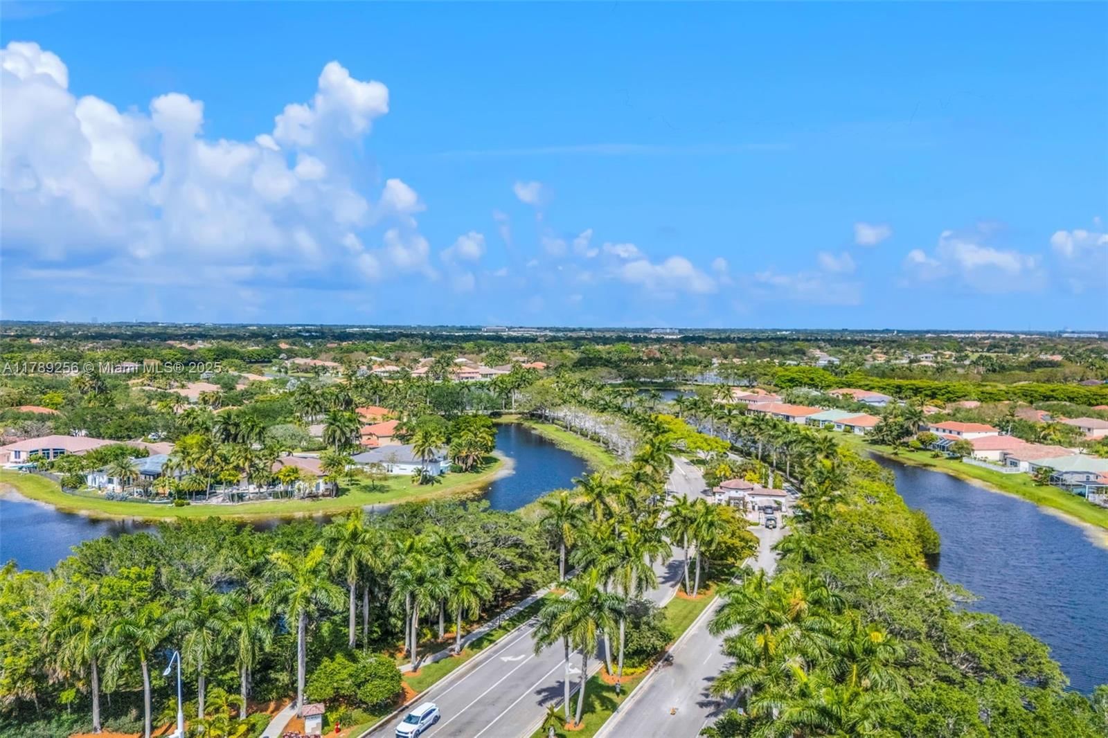 Real estate property located at 3739 Oak Ridge Cir, Broward, Sectors 8 9 And 10 Plat, Weston, FL