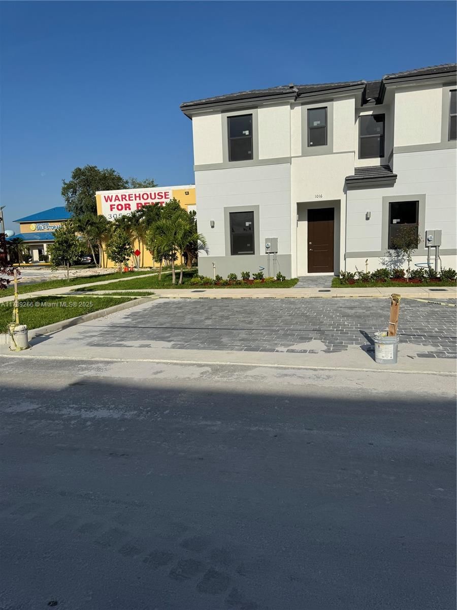 Real estate property located at 1037 1 AVE A, Miami-dade, Parc Villas Place, Florida City, FL