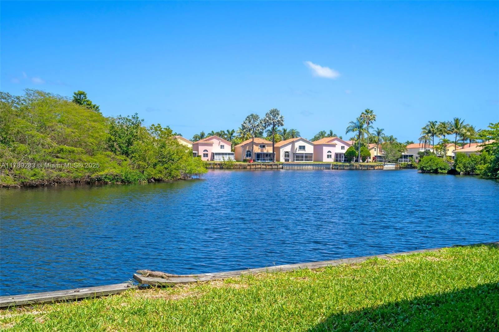 Real estate property located at 1086 5th Ct, Broward, U S Lend Lease Plat No On, Dania Beach, FL