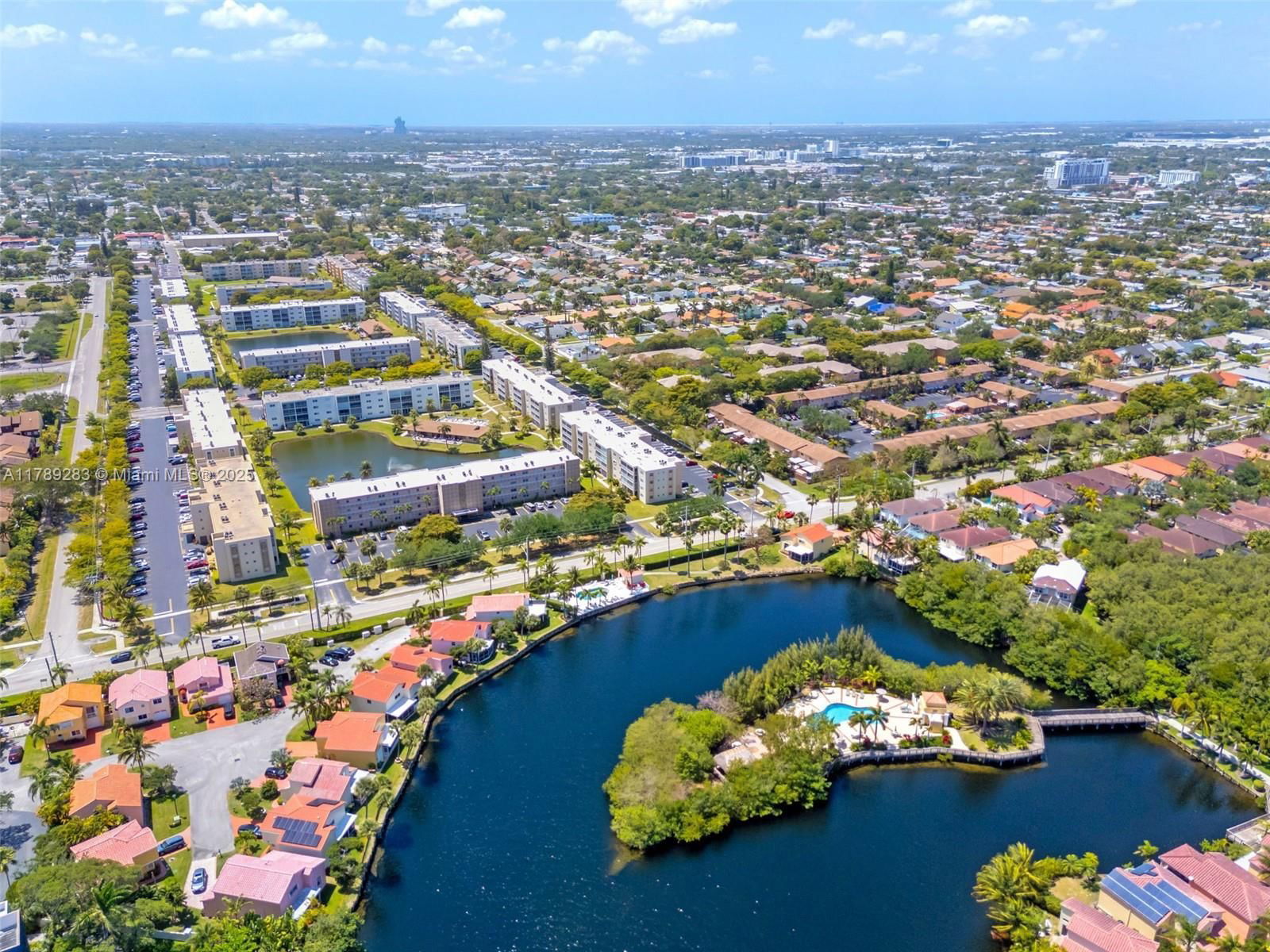 Real estate property located at 1086 5th Ct, Broward, U S Lend Lease Plat No On, Dania Beach, FL