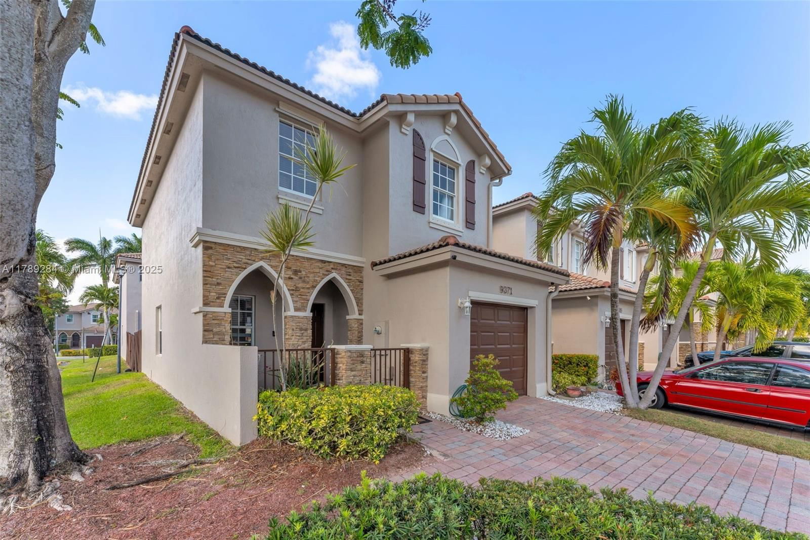 Real estate property located at 9371 221st Way, Miami-dade, Lakes By The Bay Cee, Cutler Bay, FL