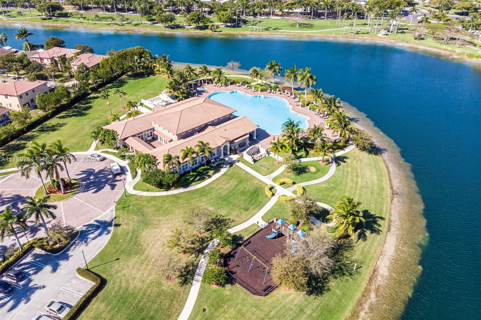 Real estate property located at 9371 221st Way, Miami-dade, Lakes By The Bay Cee, Cutler Bay, FL