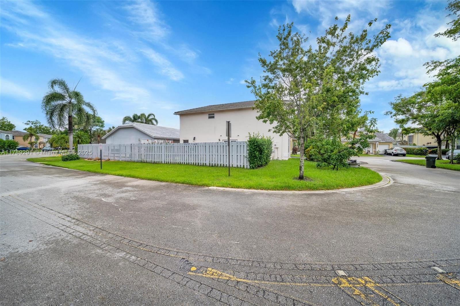 Real estate property located at 5498 45th Way, Broward, Winston Park Section Two-, Coconut Creek, FL