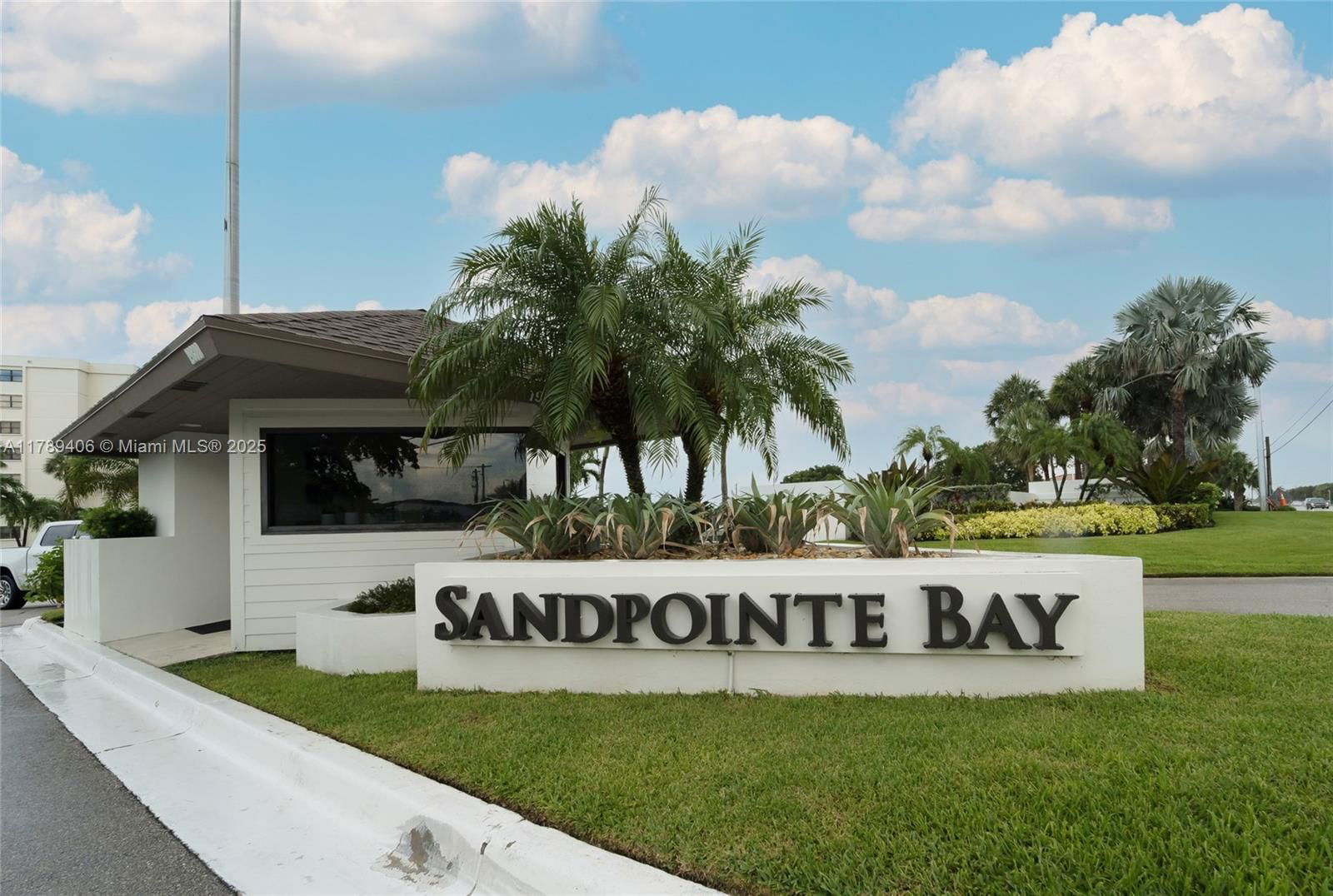 Real estate property located at 19800 Sandpointe Bay Dr #506, Palm Beach, Sandpointe Bay Condo, Tequesta, FL