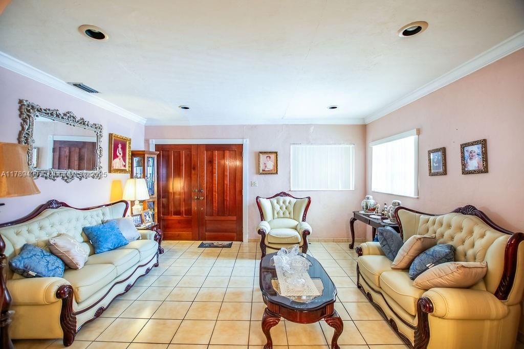 Real estate property located at 891 24th St, Miami-dade, Hialeah 13th Addn Amd Pl, Hialeah, FL