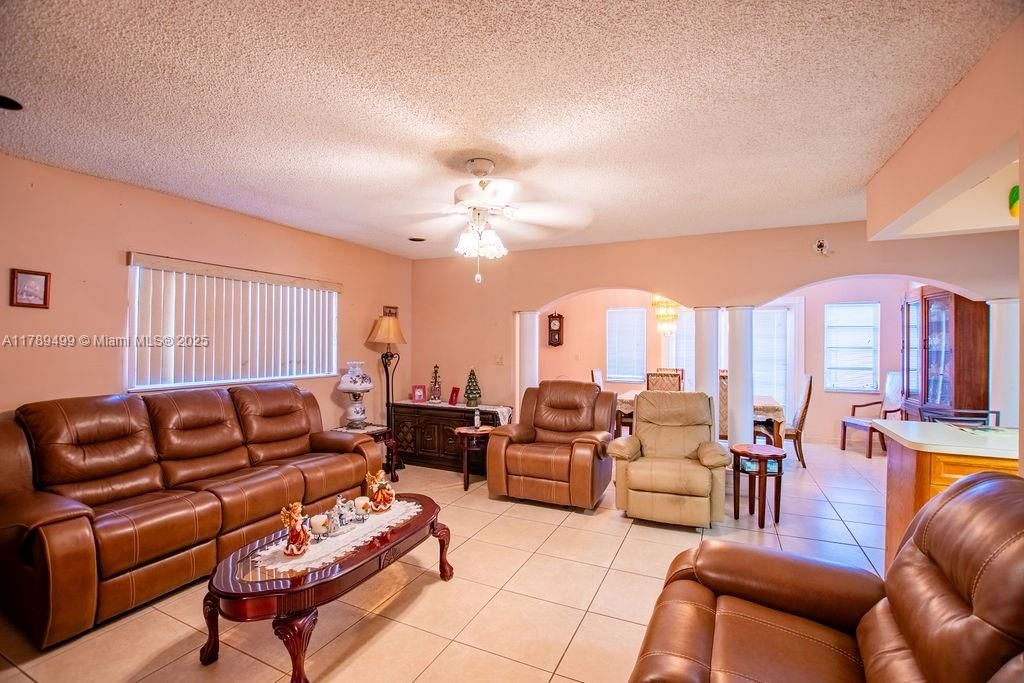 Real estate property located at 891 24th St, Miami-dade, Hialeah 13th Addn Amd Pl, Hialeah, FL