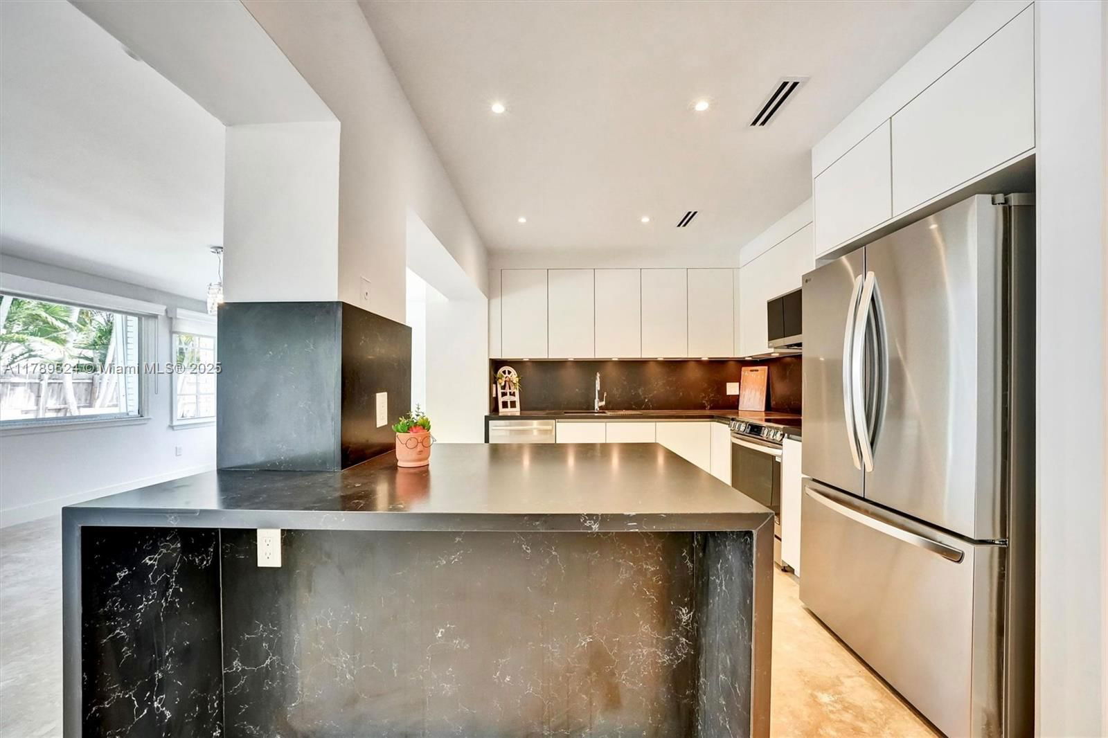 Real estate property located at 255 Ridgewood Rd, Miami-dade, Tropical Isle Homes Sub 4, Key Biscayne, FL