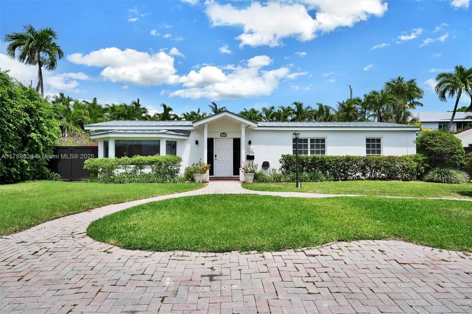 Real estate property located at 255 Ridgewood Rd, Miami-dade, Tropical Isle Homes Sub 4, Key Biscayne, FL