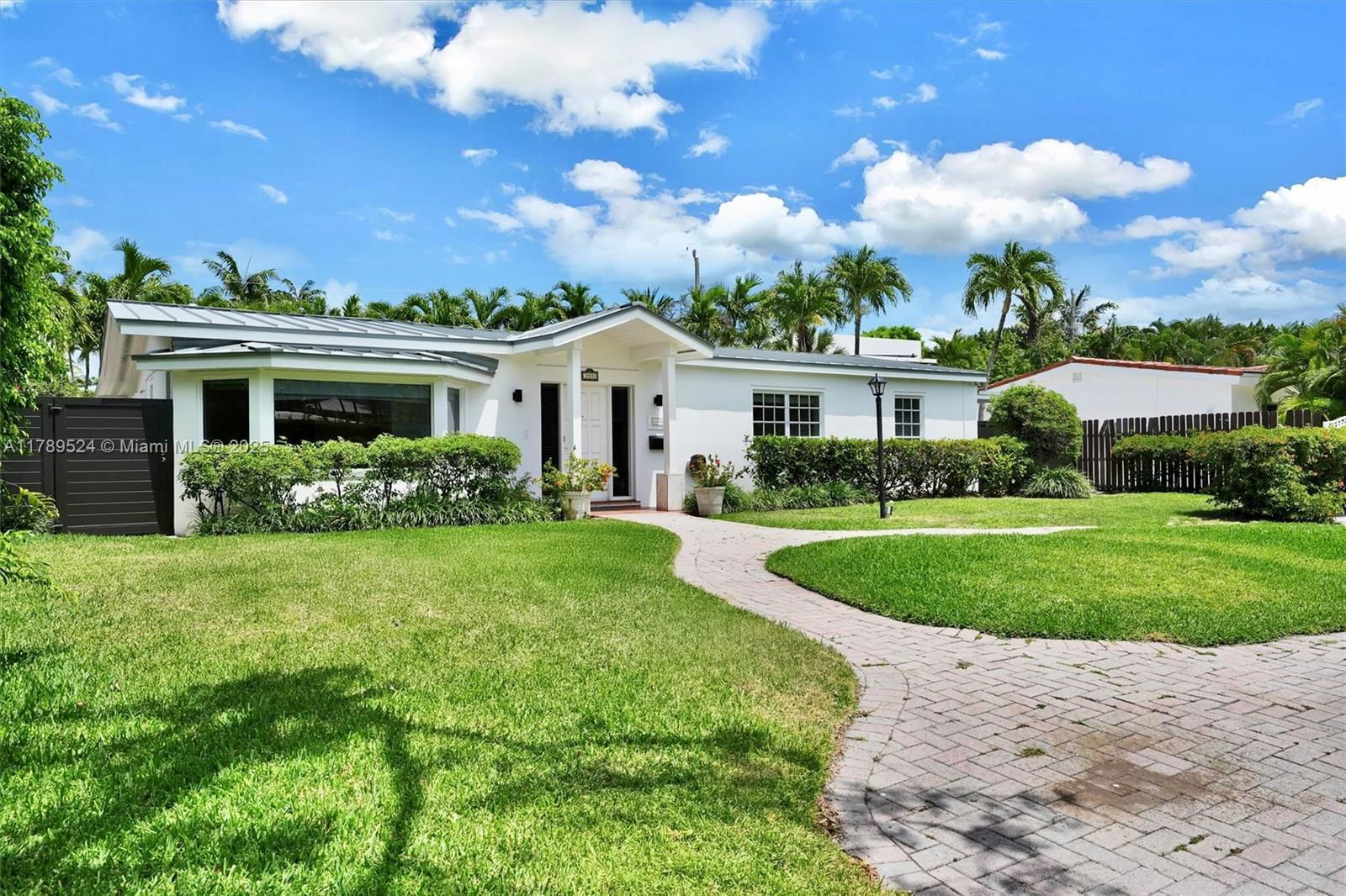 Real estate property located at 255 Ridgewood Rd, Miami-dade, Tropical Isle Homes Sub 4, Key Biscayne, FL