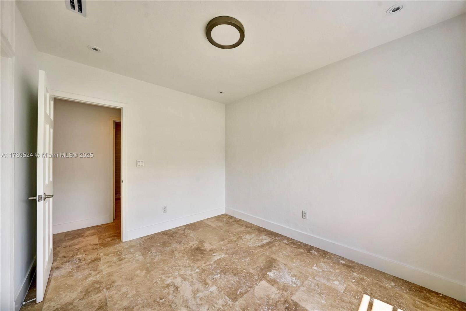 Real estate property located at 255 Ridgewood Rd, Miami-dade, Tropical Isle Homes Sub 4, Key Biscayne, FL