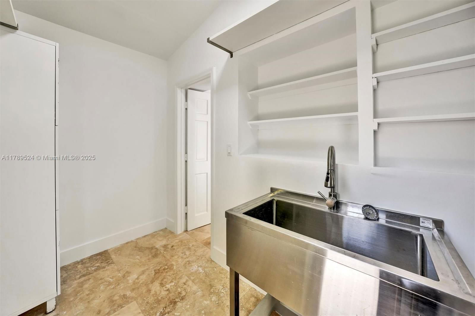 Real estate property located at 255 Ridgewood Rd, Miami-dade, Tropical Isle Homes Sub 4, Key Biscayne, FL