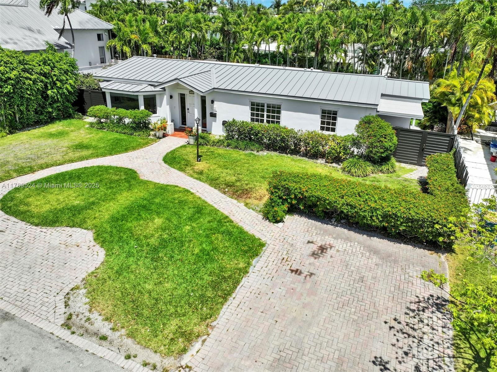 Real estate property located at 255 Ridgewood Rd, Miami-dade, Tropical Isle Homes Sub 4, Key Biscayne, FL