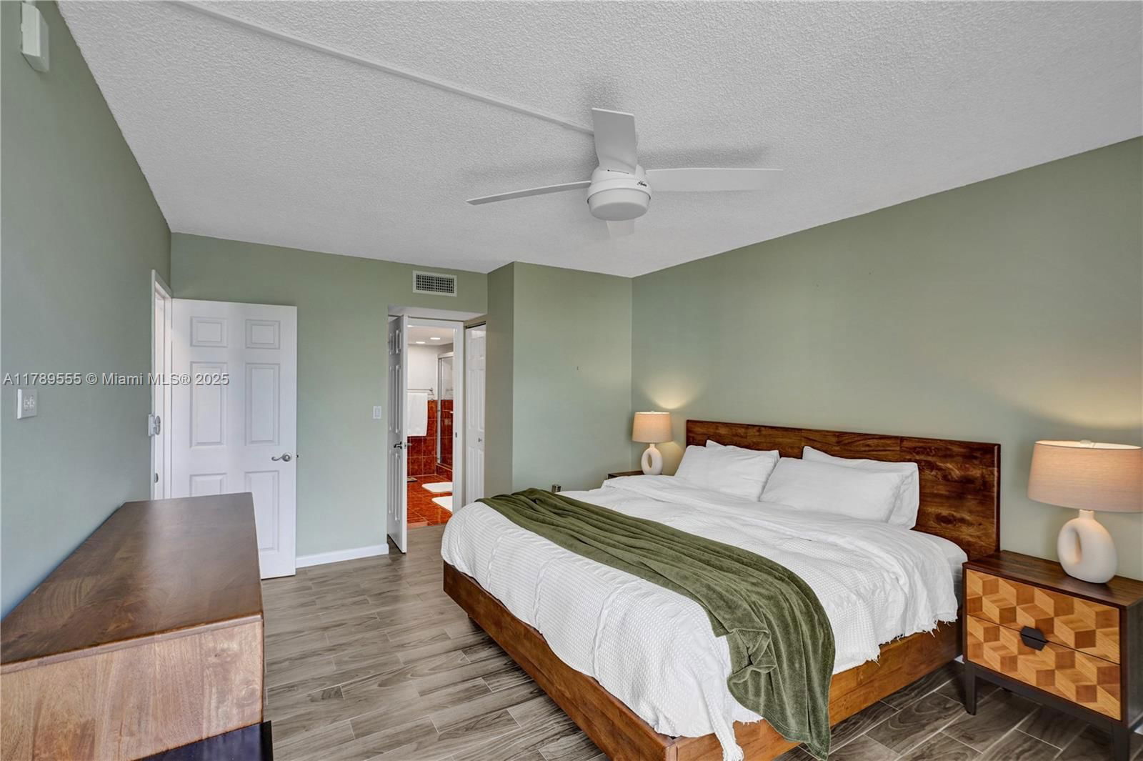 Real estate property located at 3625 Country Club Dr #2505, Miami-dade, Aventura Eldorado Condo, Aventura, FL