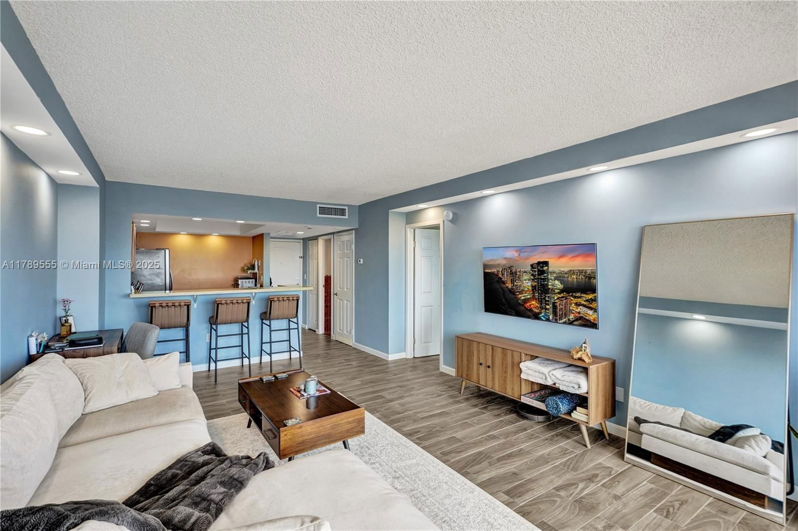 Real estate property located at 3625 Country Club Dr #2505, Miami-dade, Aventura Eldorado Condo, Aventura, FL