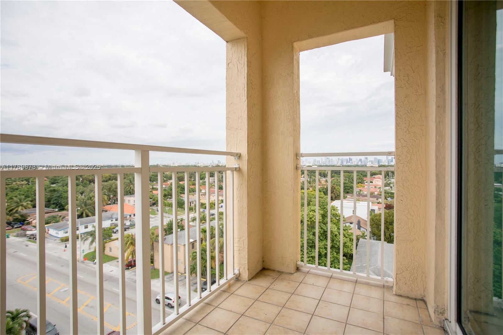Real estate property located at 50 Menores Ave #732, Miami-dade, Douglas Grand Condo, Coral Gables, FL