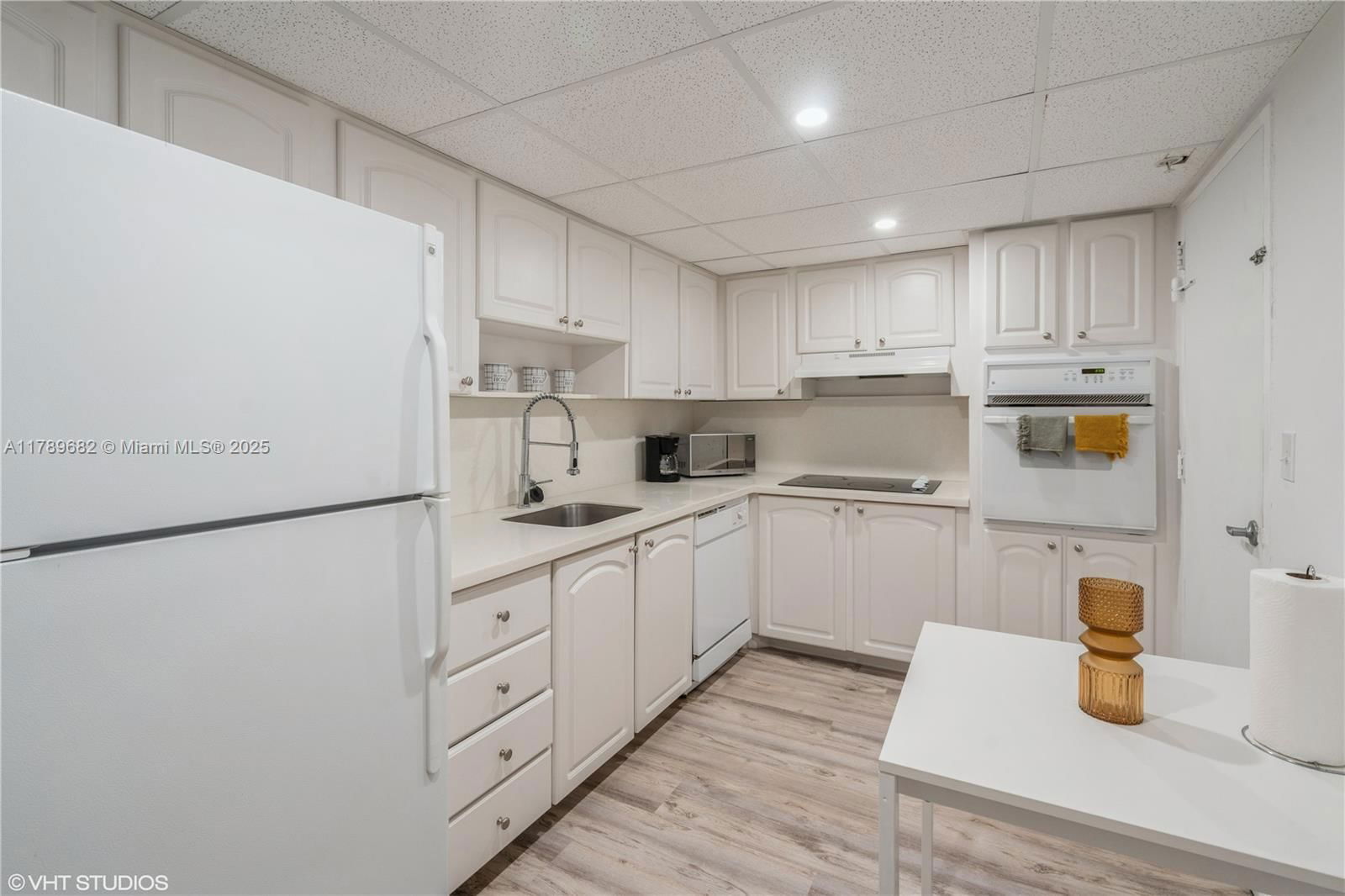 Real estate property located at 4001 Ocean Dr #2C, Broward, Sian Ocean Residences Con, Hollywood, FL