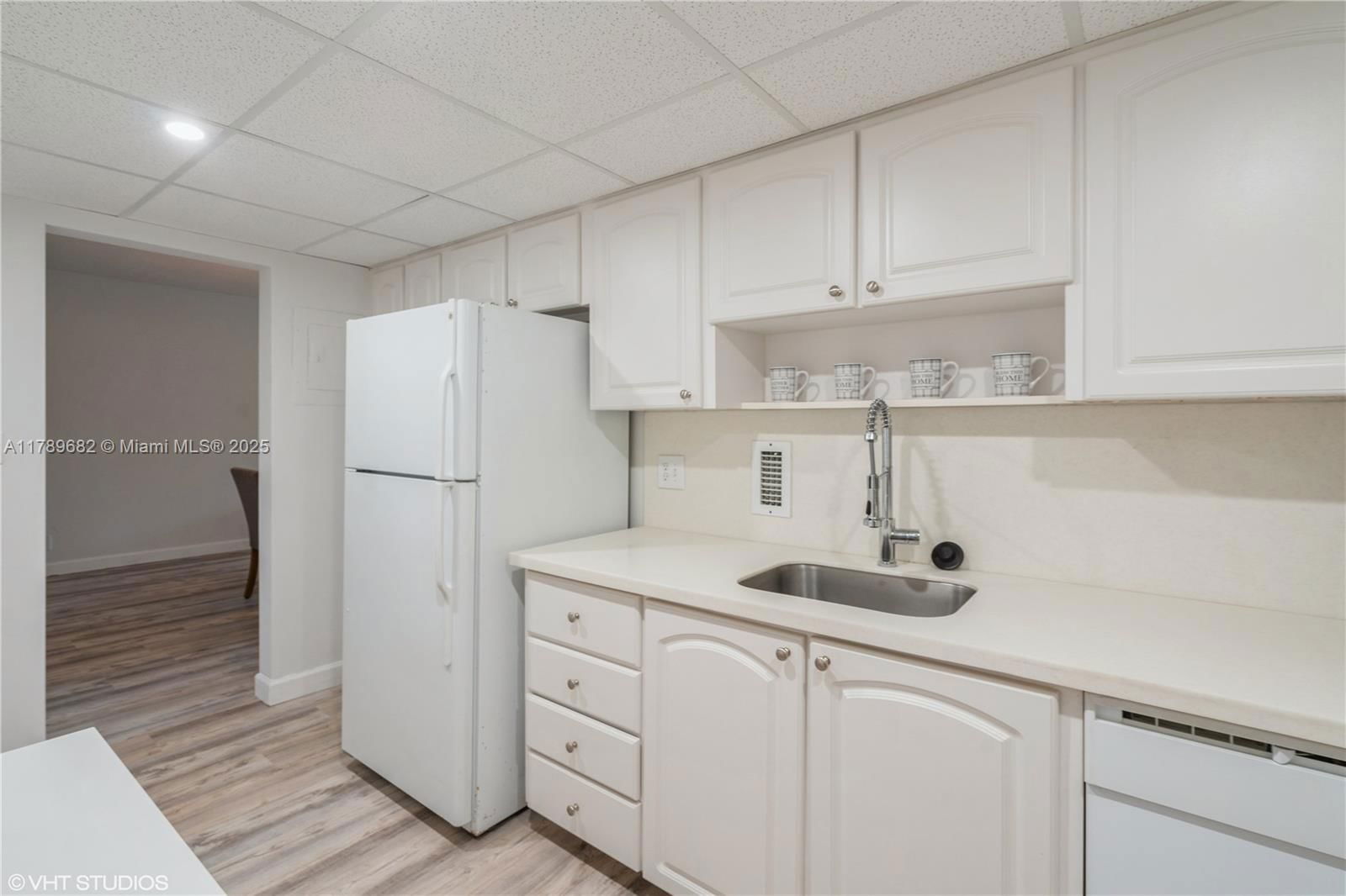 Real estate property located at 4001 Ocean Dr #2C, Broward, Sian Ocean Residences Con, Hollywood, FL