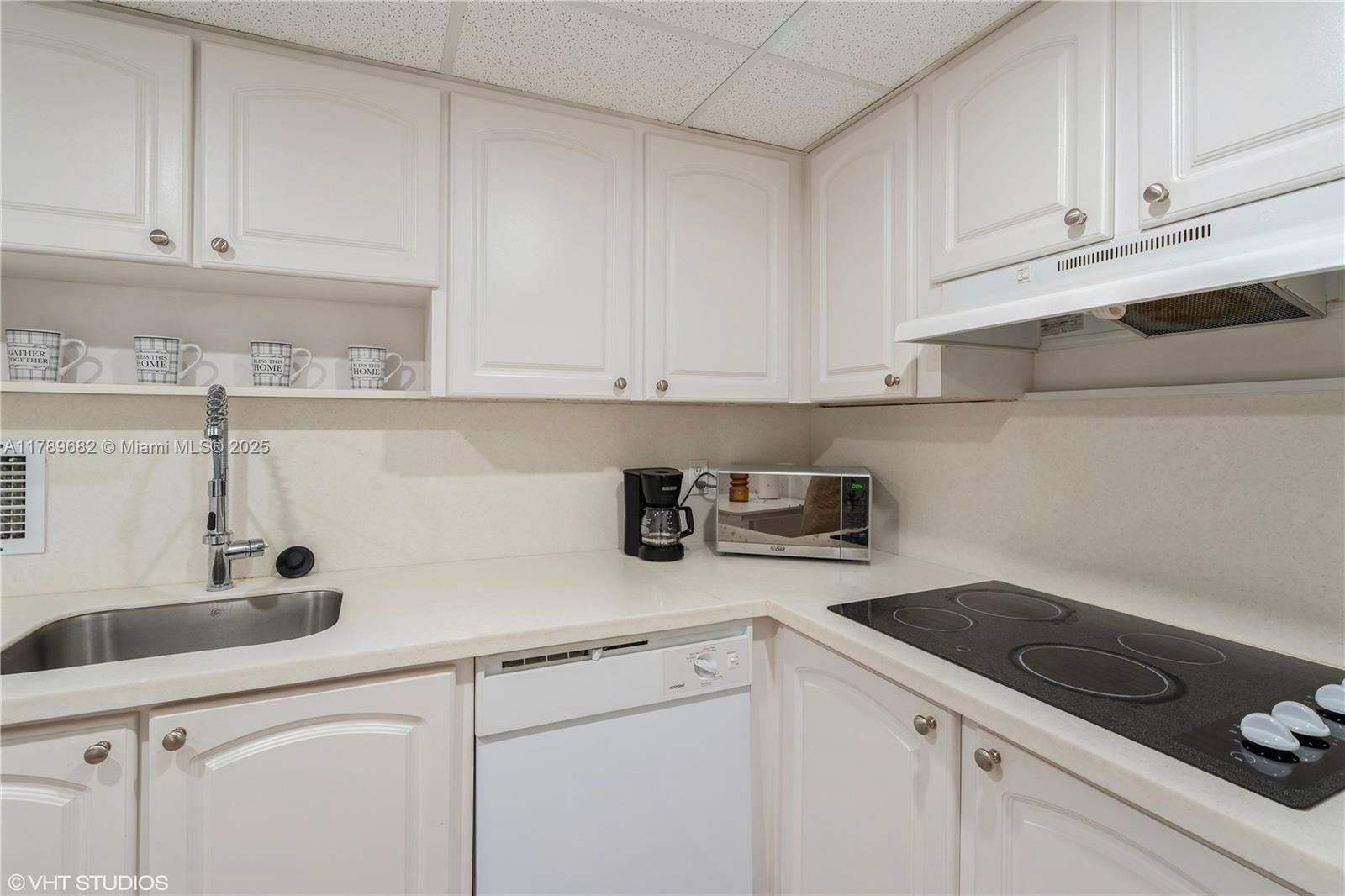 Real estate property located at 4001 Ocean Dr #2C, Broward, Sian Ocean Residences Con, Hollywood, FL