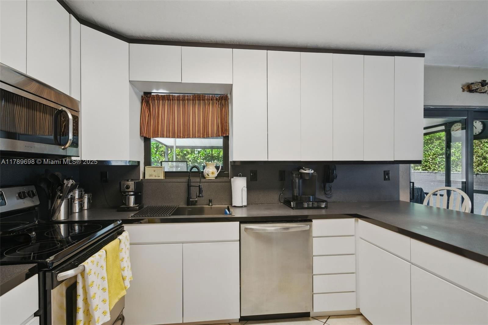 Real estate property located at 16674 93rd Ct, Miami-dade, Villa Malaga, Palmetto Bay, FL