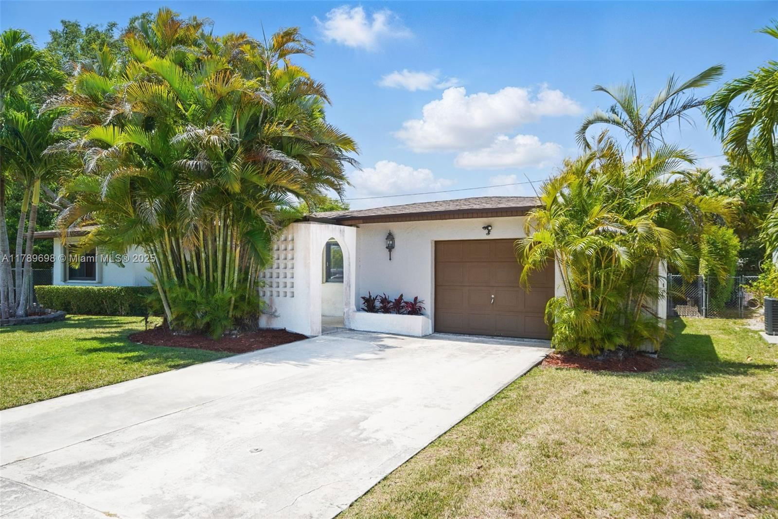 Real estate property located at 16674 93rd Ct, Miami-dade, Villa Malaga, Palmetto Bay, FL
