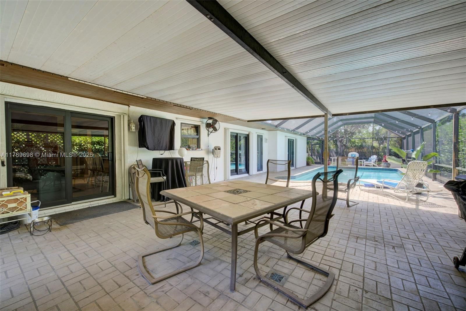 Real estate property located at 16674 93rd Ct, Miami-dade, Villa Malaga, Palmetto Bay, FL