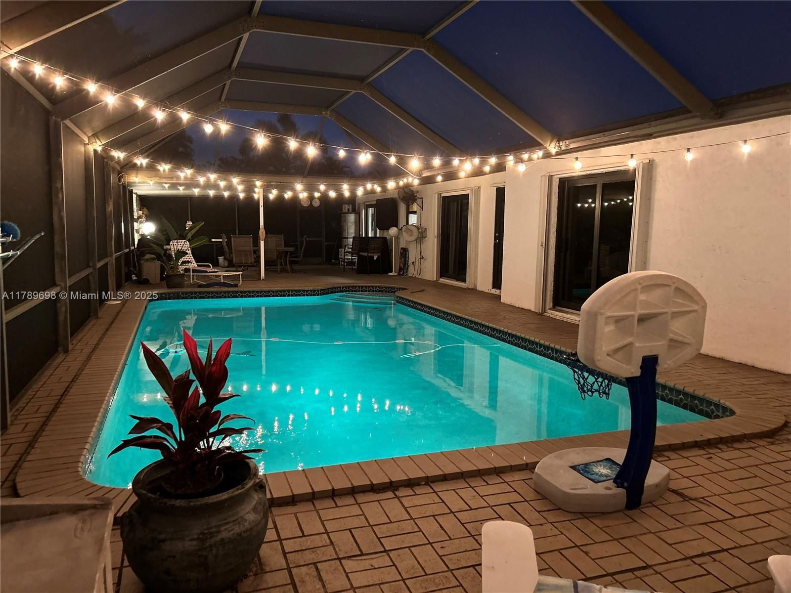 Real estate property located at 16674 93rd Ct, Miami-dade, Villa Malaga, Palmetto Bay, FL