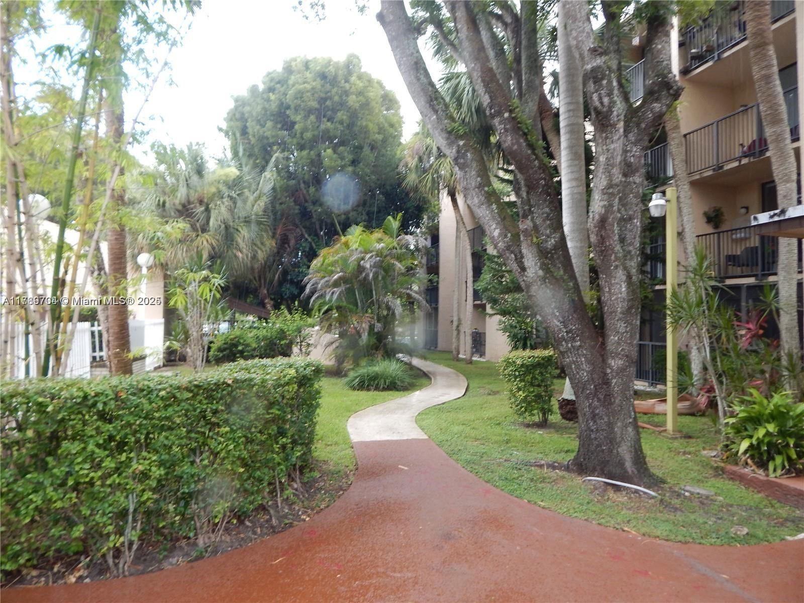 Real estate property located at 14601 Kendall Dr #304K, Miami-dade, Promenade At Kendale Lake, Miami, FL