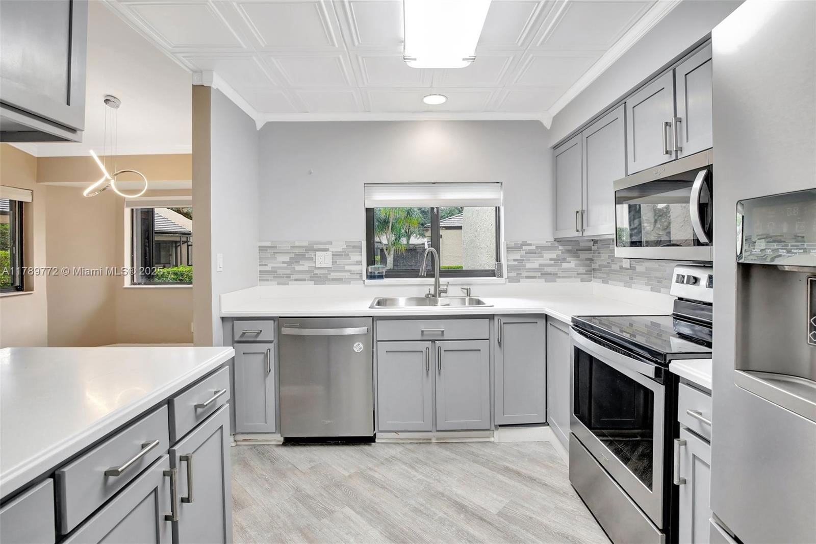 Real estate property located at 129 Chelsea Ln, Broward, Chelsea One, Plantation, FL