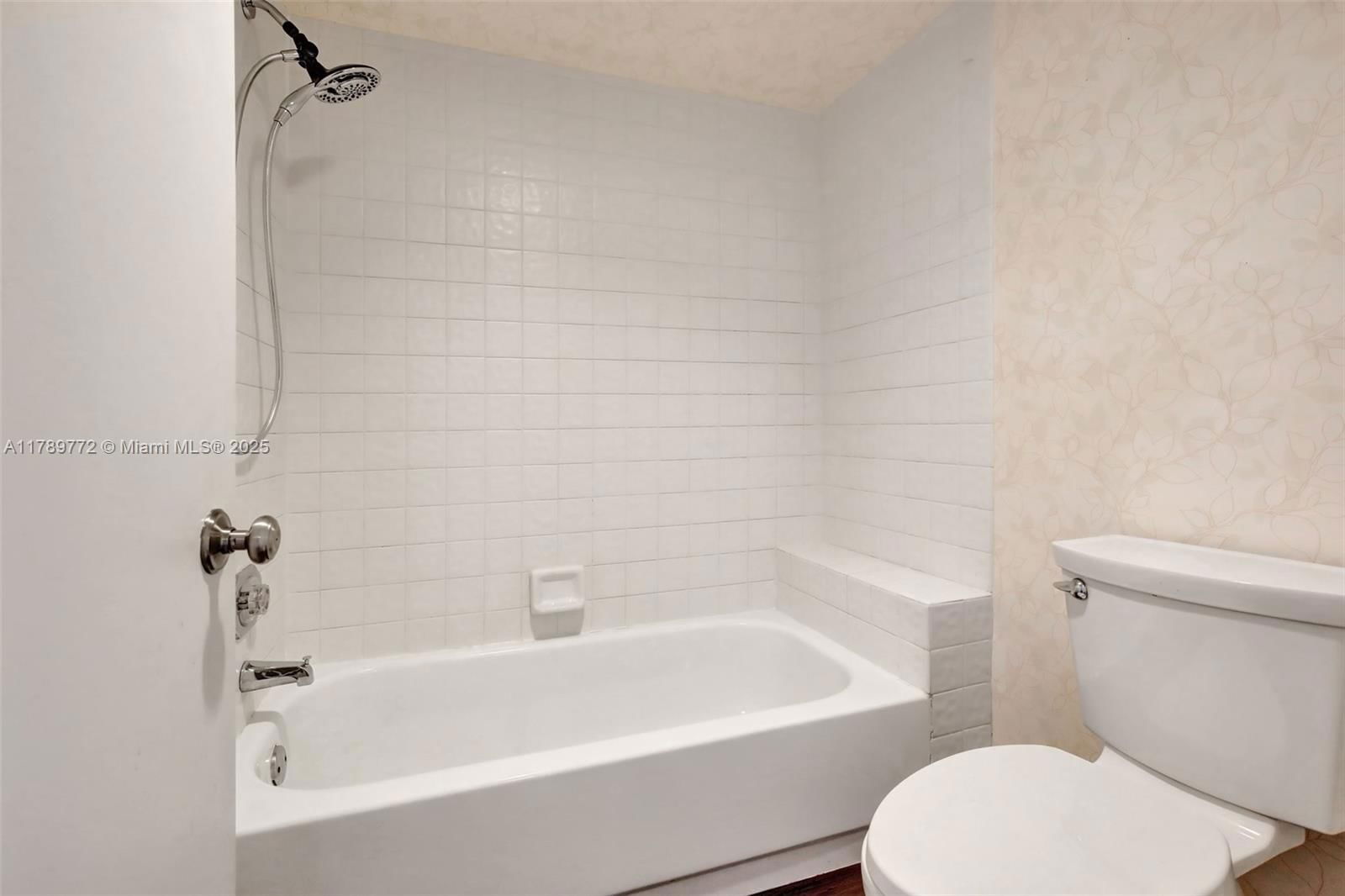 Real estate property located at 129 Chelsea Ln, Broward, Chelsea One, Plantation, FL