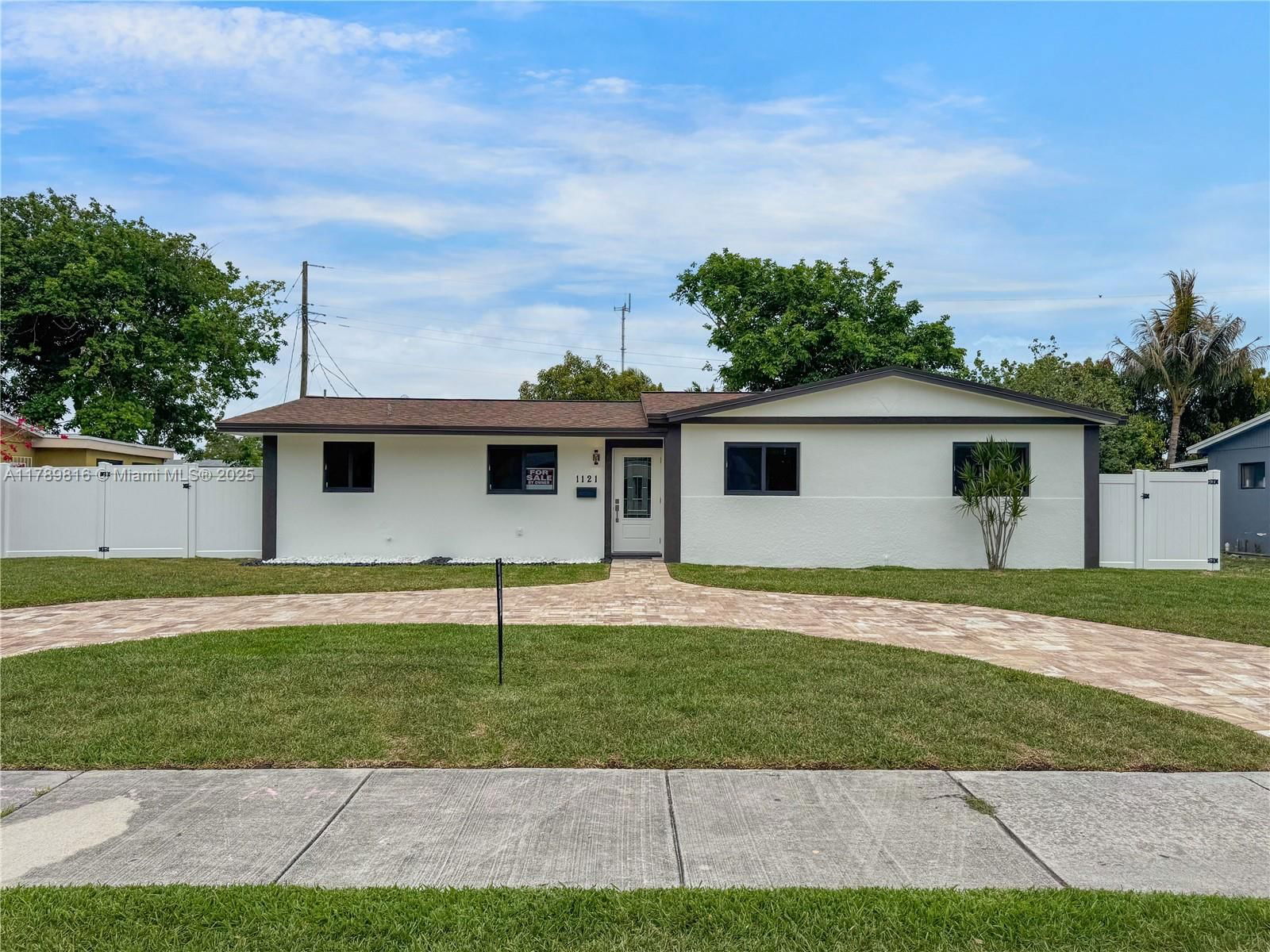 Real estate property located at 1121 200th St, Miami-dade, Sierra Mirada Sec 1 4th A, Miami Gardens, FL
