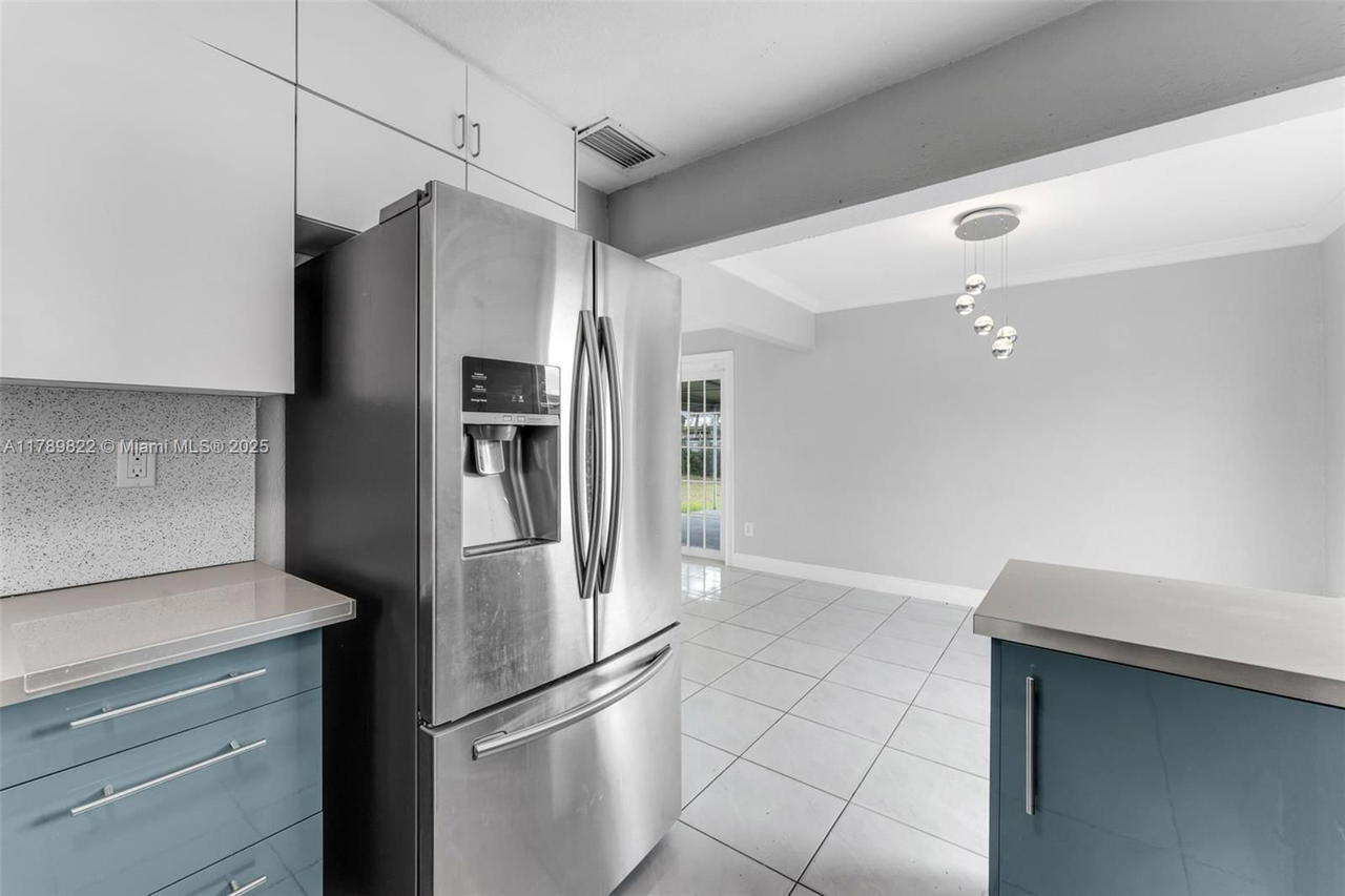 Real estate property located at 11024 51st Ter, Miami-dade, Westwood Lake 7th Addn, Miami, FL