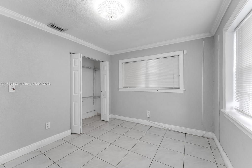Real estate property located at 11024 51st Ter, Miami-dade, Westwood Lake 7th Addn, Miami, FL