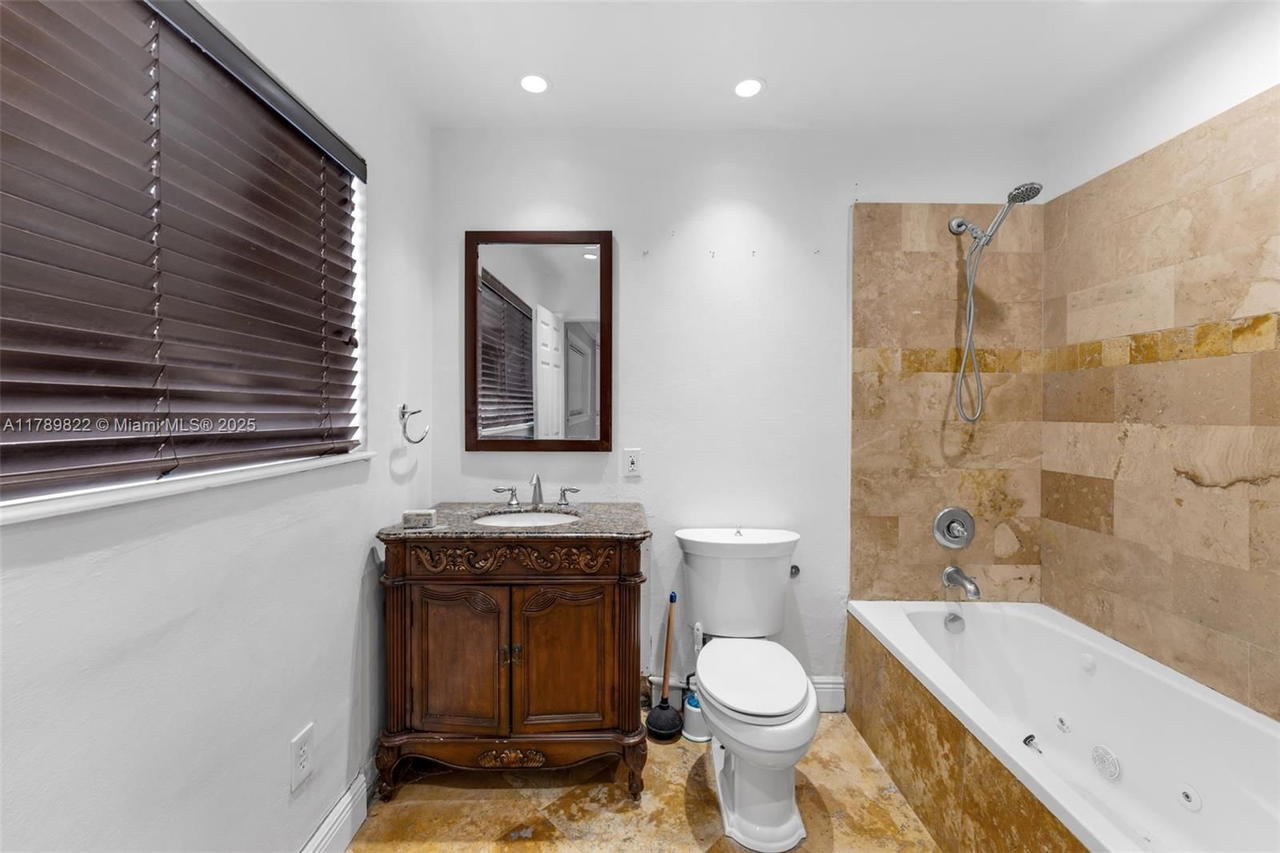 Real estate property located at 11024 51st Ter, Miami-dade, Westwood Lake 7th Addn, Miami, FL