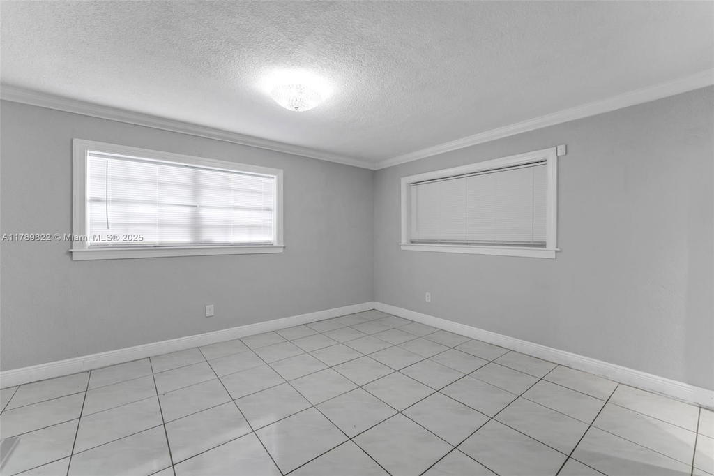Real estate property located at 11024 51st Ter, Miami-dade, Westwood Lake 7th Addn, Miami, FL
