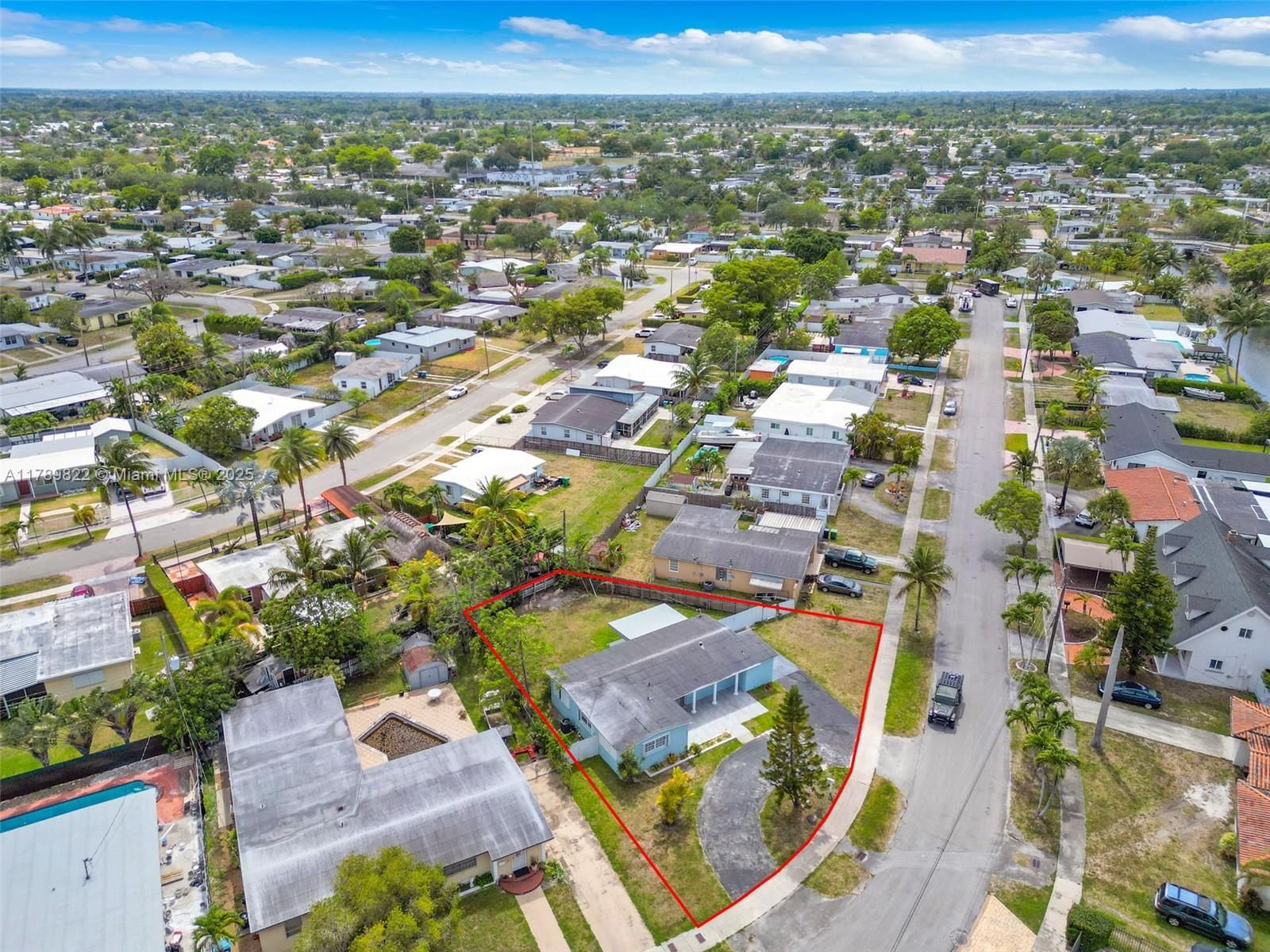 Real estate property located at 11024 51st Ter, Miami-dade, Westwood Lake 7th Addn, Miami, FL