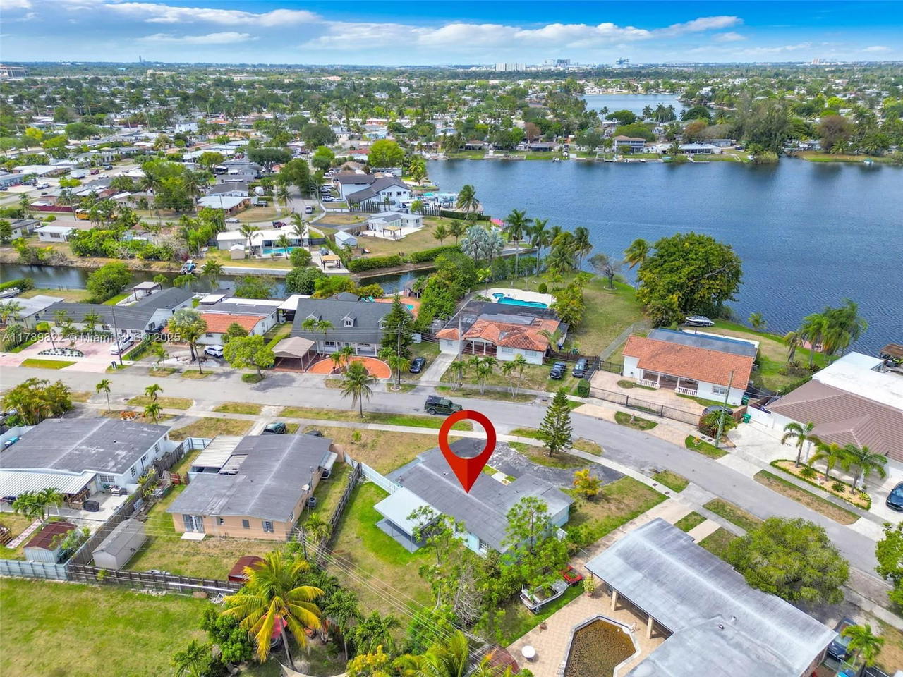 Real estate property located at 11024 51st Ter, Miami-dade, Westwood Lake 7th Addn, Miami, FL