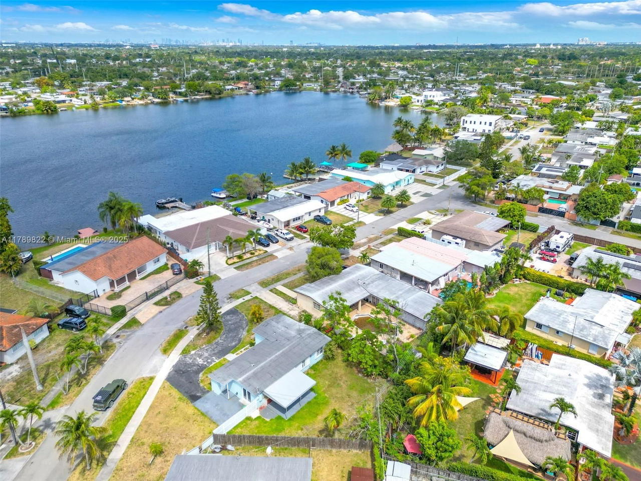 Real estate property located at 11024 51st Ter, Miami-dade, Westwood Lake 7th Addn, Miami, FL