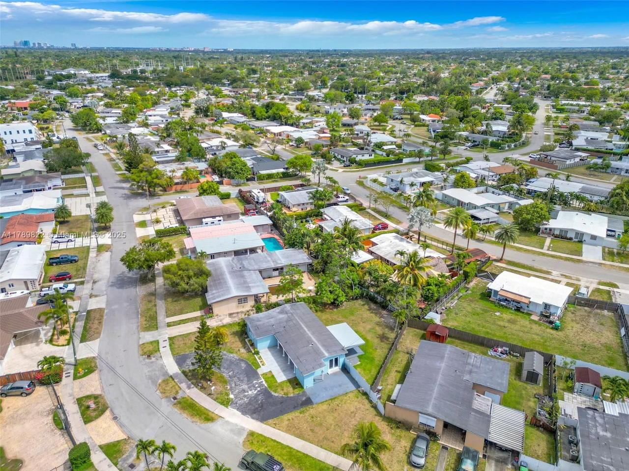 Real estate property located at 11024 51st Ter, Miami-dade, Westwood Lake 7th Addn, Miami, FL