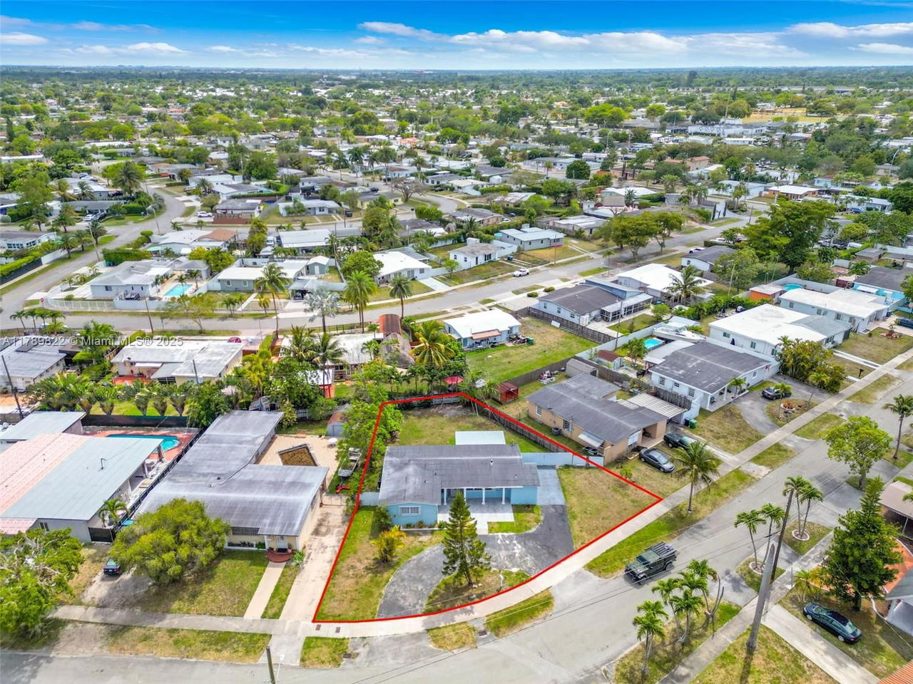 Real estate property located at 11024 51st Ter, Miami-dade, Westwood Lake 7th Addn, Miami, FL
