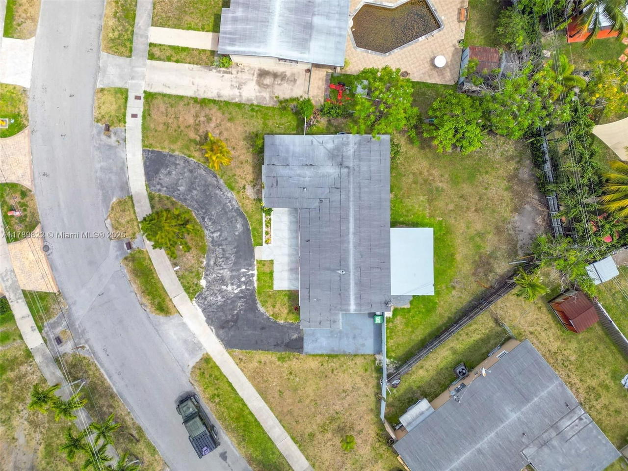 Real estate property located at 11024 51st Ter, Miami-dade, Westwood Lake 7th Addn, Miami, FL