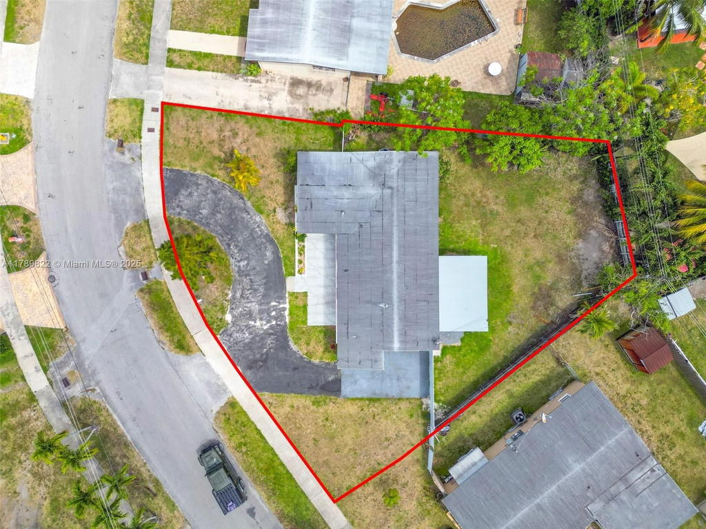 Real estate property located at 11024 51st Ter, Miami-dade, Westwood Lake 7th Addn, Miami, FL