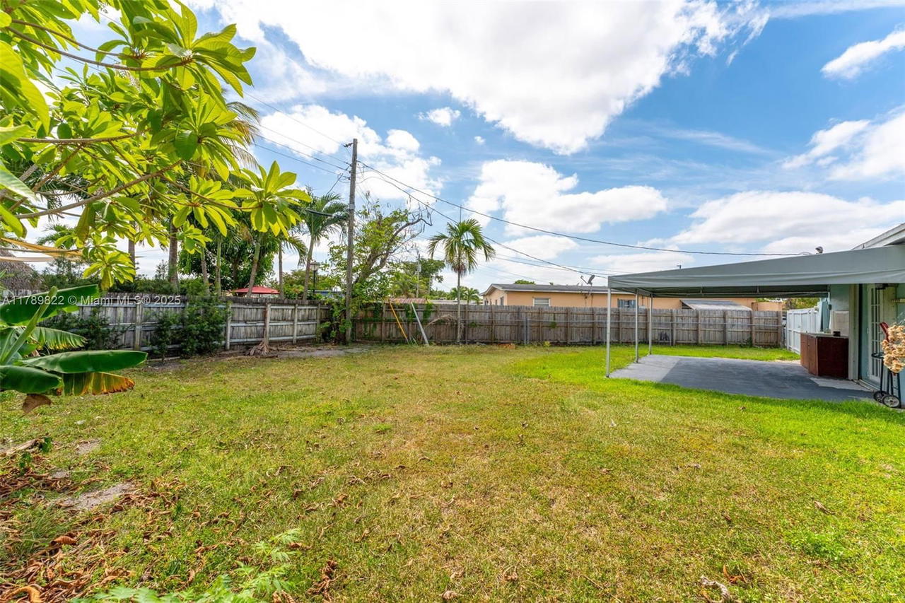 Real estate property located at 11024 51st Ter, Miami-dade, Westwood Lake 7th Addn, Miami, FL